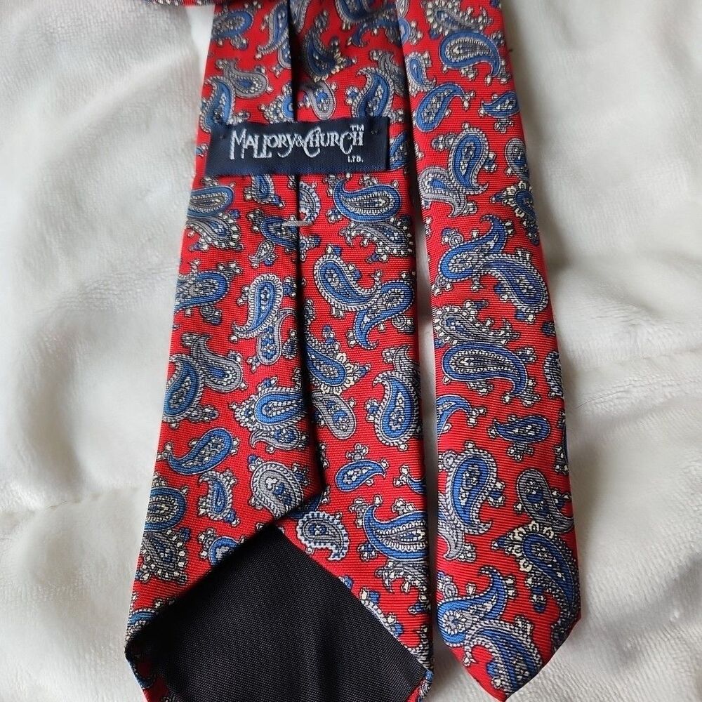 Mallory & Church Ltd 100% Italian Silk Red, Silver, Blue Paisley Men's Neck Tie - Picture 3 of 5